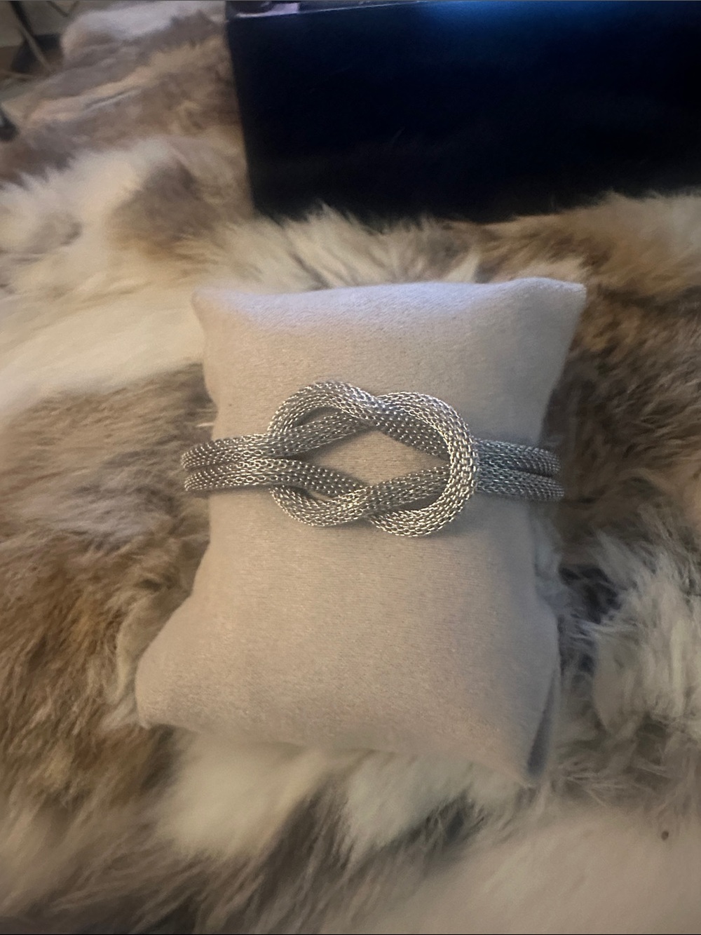 LSJ Elegant Knot Mesh Cuff Bracelet